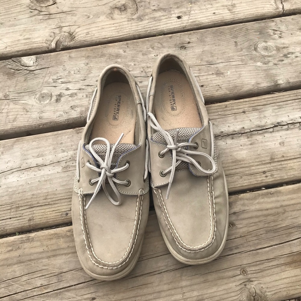 Women’s size 10 sperrys